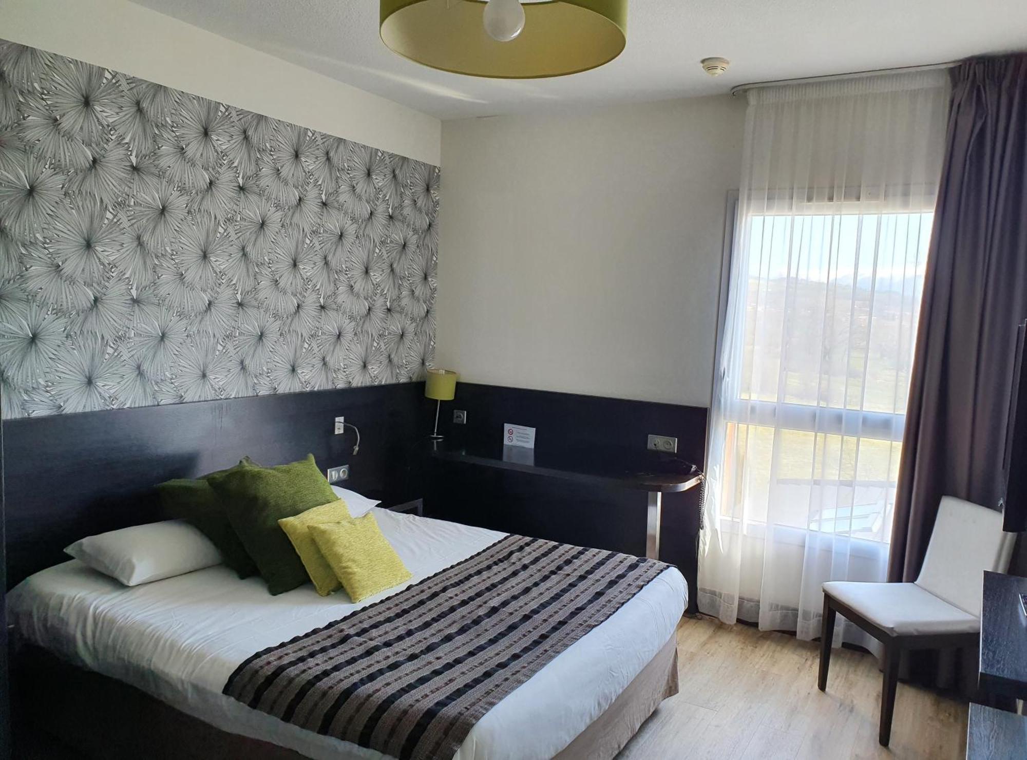 Ax Hotel Spa & Restaurant Шорж Екстериор снимка