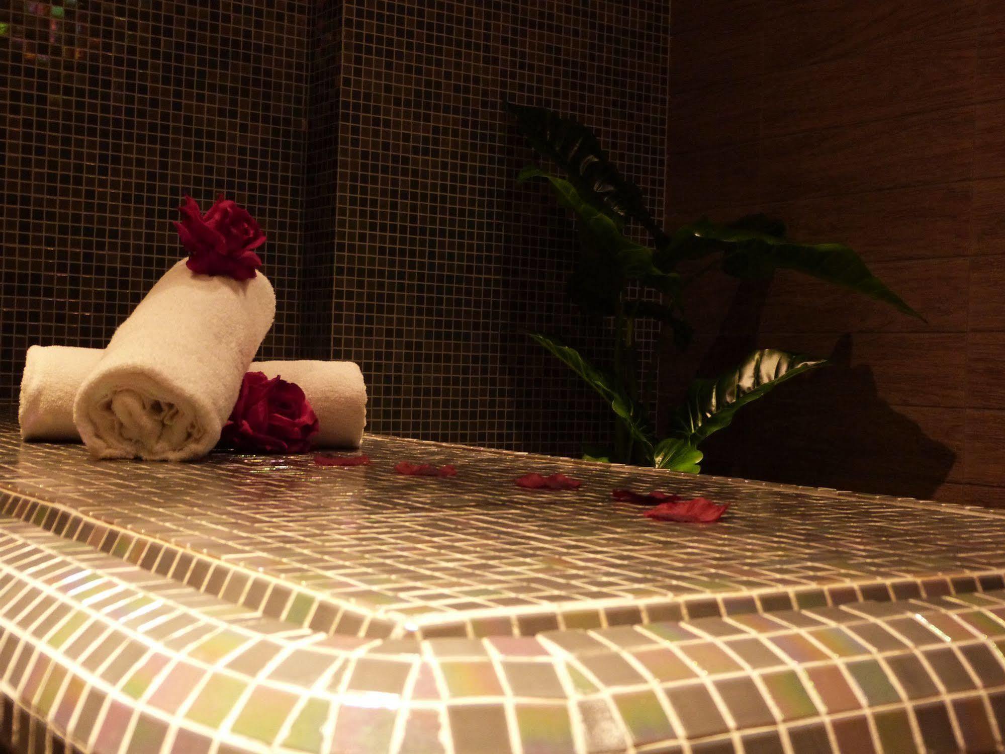 Ax Hotel Spa & Restaurant Шорж Екстериор снимка